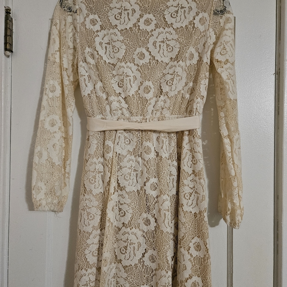 Apricot Crochet Lace Belted V-Neck Wrap Mini Dress Size Small. - Picture 4 of 5